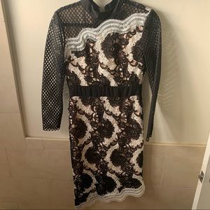 Guipure Dress Size S with Broken Zipper